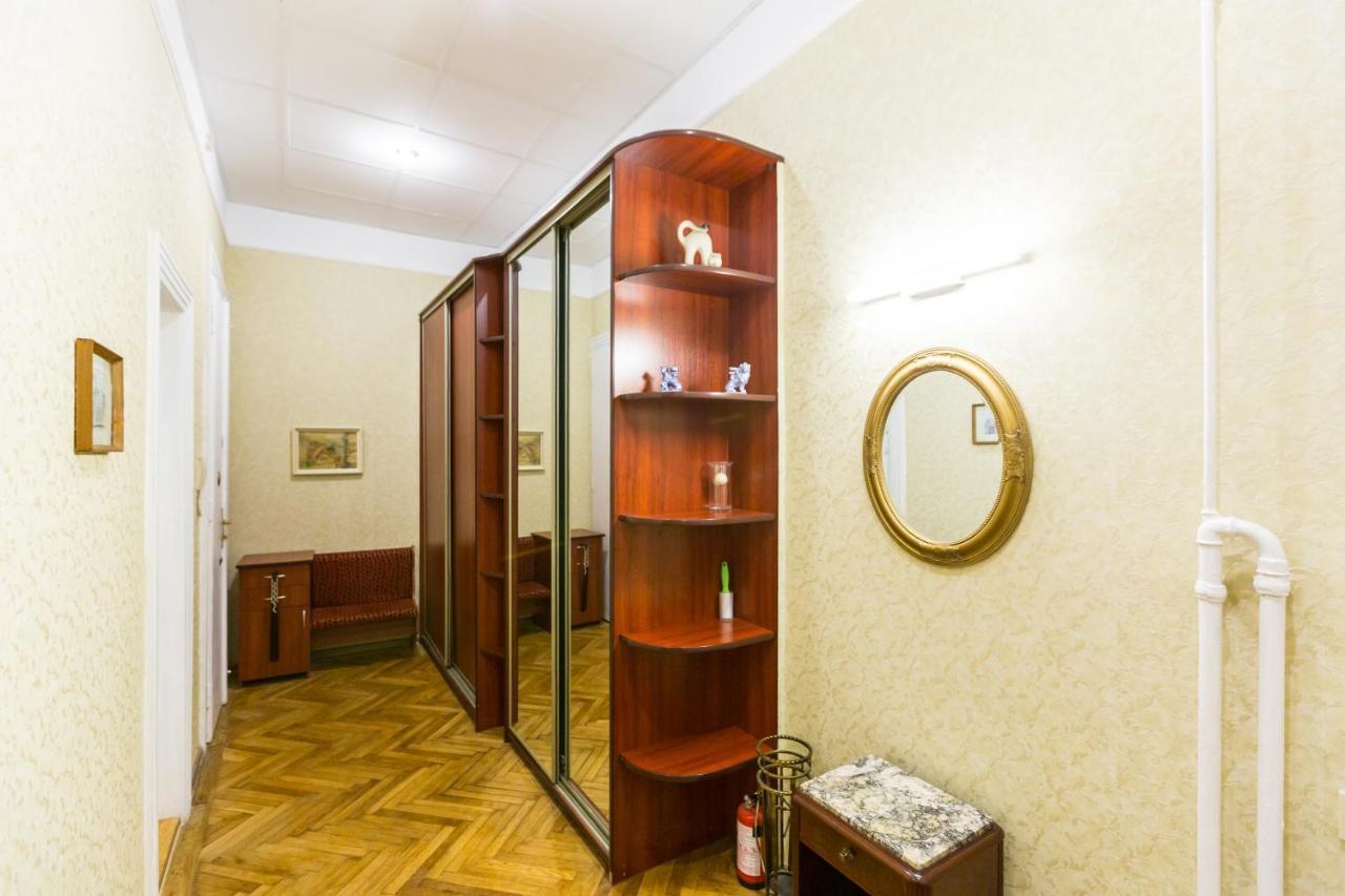 Mover Retro Apartment Lviv Luaran gambar