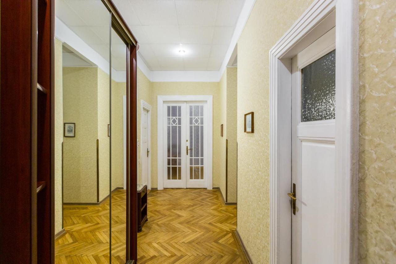 Mover Retro Apartment Lviv Luaran gambar
